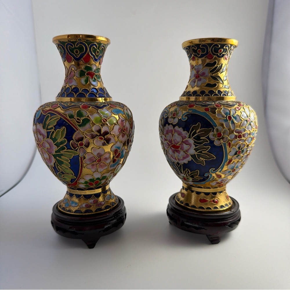 Ornate Chinese Floral Enamel on brass Cloisonné Bud Vase 6” Vintage Set of 2 - Picture 2 of 16